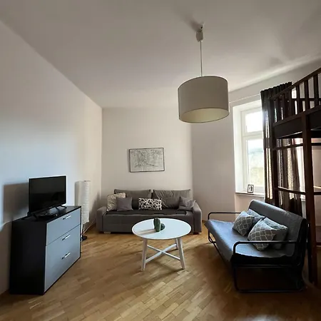 Center Apartment *